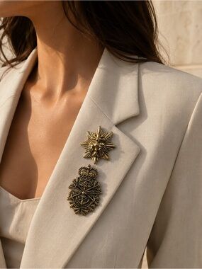 Vintage Gold Star and Crest Brooch Set